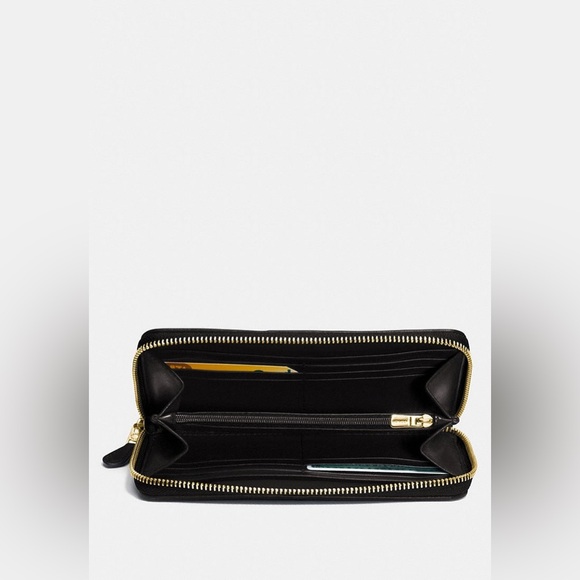 Coach Accordion Zip Wallet In Signature Canvas. - Picture 6 of 6